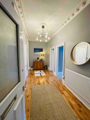 Interior - Relax at the modern and spacious nestled in the central part (Wolverhampton)