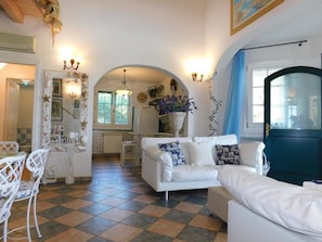 Villa, 3 Schlafzimmer, eigener Pool, Gartenblick | Esszimmer
