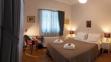 3 slaapkamers, een bureau, geluiddichte muren