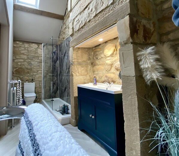 Bathroom - Bird In Bush Elsdon (Newcastle-upon-Tyne)