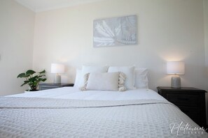 2 dormitorios, tabla de planchar con plancha, wifi gratis y ropa de cama