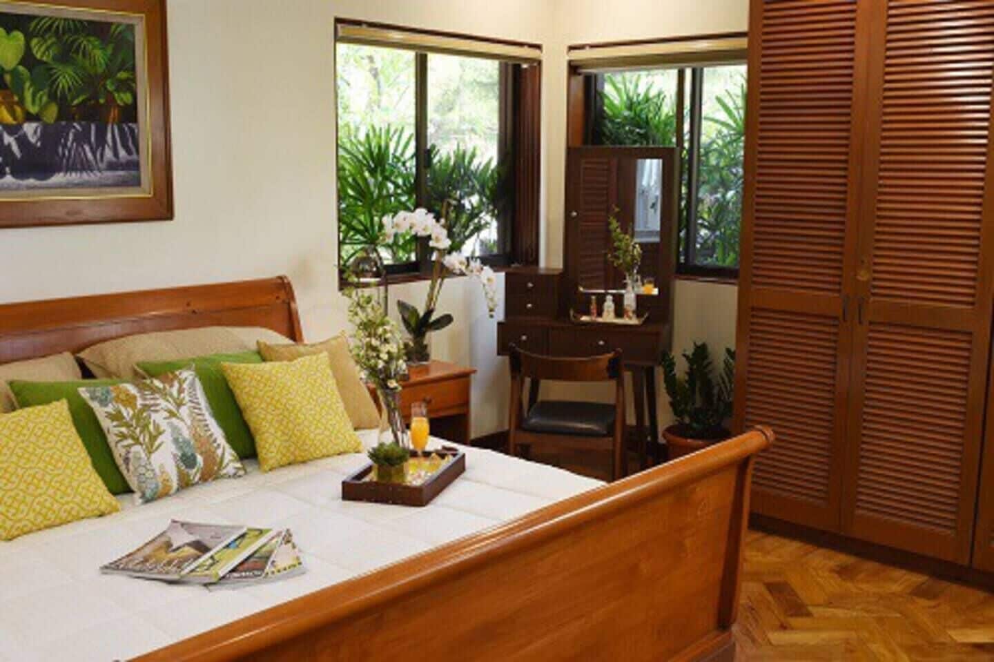 6 habitaciones, tabla de planchar con plancha, wifi y ropa de cama 