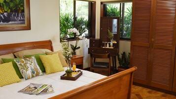 6 habitaciones, tabla de planchar con plancha, wifi y ropa de cama