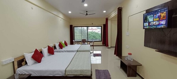 6 bedrooms, iron/ironing board, WiFi, bed sheets - Aapkaujjain Homestay
Stay peacefully,relax,& Enjoy
Very suitable for family (Ujjain)