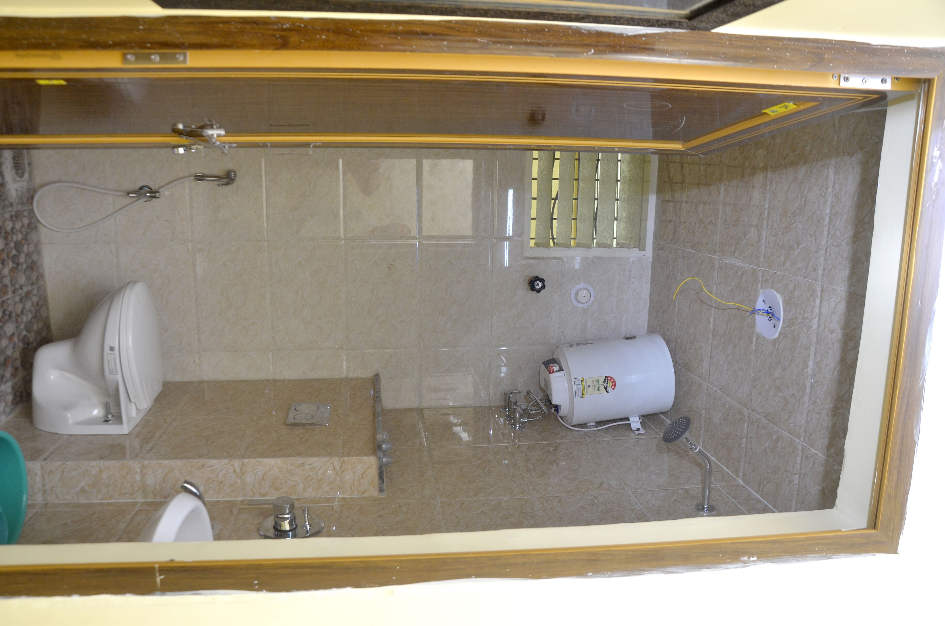 Dusche, Haartrockner, Bidet, Handtücher