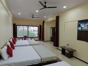6 bedrooms, iron/ironing board, WiFi, bed sheets - Aapkaujjain Homestay
Stay peacefully,relax,& Enjoy
Very suitable for family (Ujjain)
