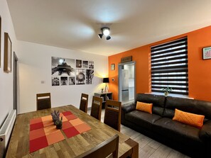 Family House | In-room dining - St Michael House (Nottingham)