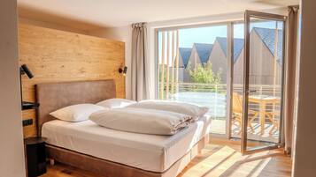 1 bedroom, in-room safe, desk, iron/ironing board