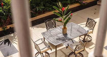 Kerr Ayo's Two Bedroom Apartment, 5 Minutes from Senegambia Beaches.