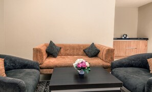 42-cm-Flachbildfernseher mit Satellitenempfang