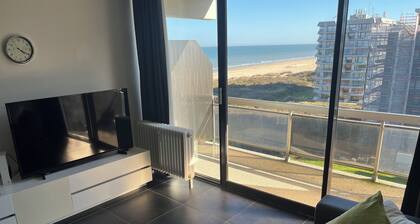 Charming sea-view studio with indoor pool