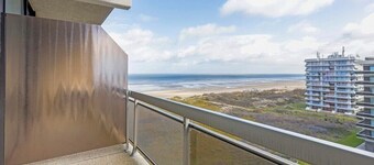 Charming sea-view studio with indoor pool