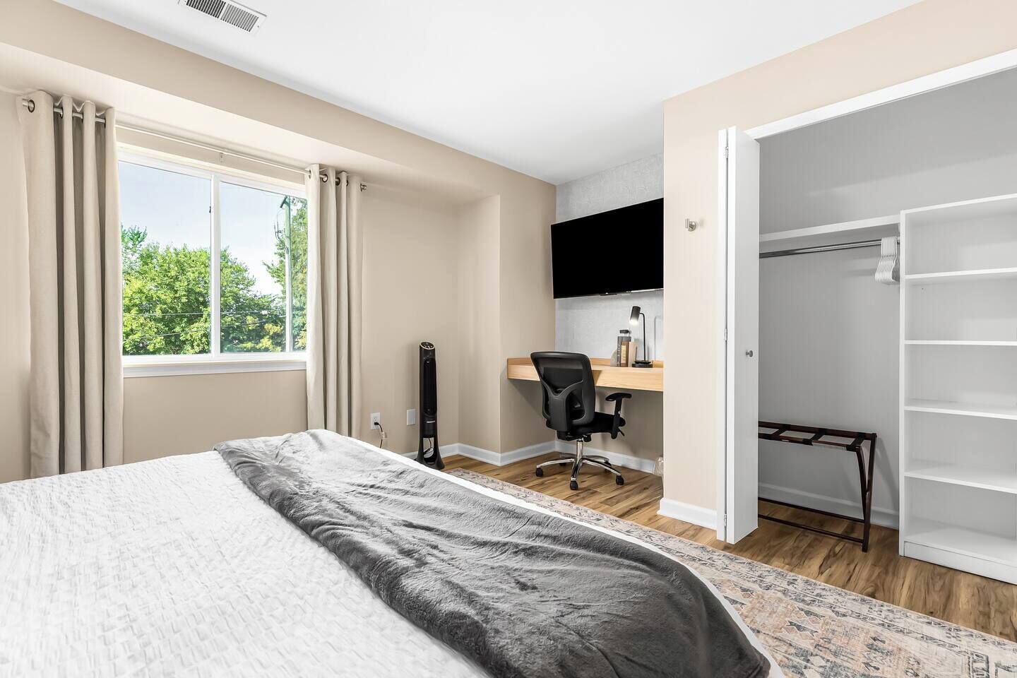 1 chambre, bureau, fer et planche à repasser, Wi-Fi
