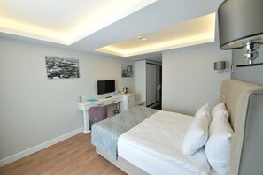 客房內保險箱、書桌、熨斗/熨衣板、免費無線上網