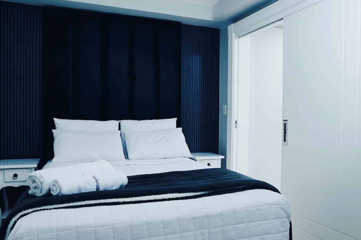 Doppia Comfort uso singolo, 1 letto matrimoniale, bagno privato | 1 camera, biancheria in cotone egiziano