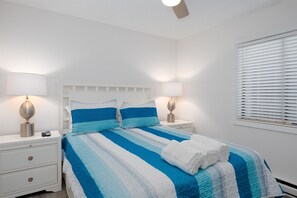 1 bedroom, free WiFi, bed sheets - Oceanfront: Beach, Sand and Views at Coral Reef! (North Topsail Beach)