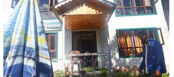 Goroomgo Fiza Guest House Pahalgam