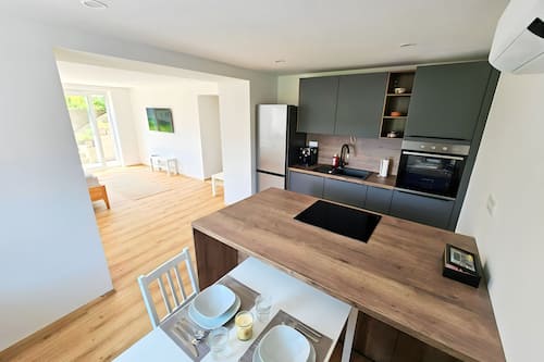 Romantic Studio | Private kitchen | Full-size fridge, oven, dishwasher, electric kettle