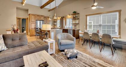 Luxurious 3-Bedroom Townhouse, Walk to Village