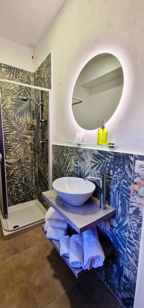Chambre Classique Double ou avec lits jumeaux | Salle de bain