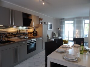 Refrigerador, horno, parrilla de estufa y lavavajillas 