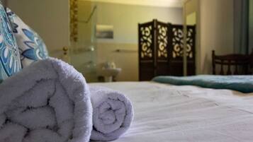 1 bedroom, in-room safe, individually decorated, individually furnished