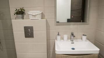 Buồng tắm vòi sen, vòi sen phun mưa, đồ dùng nhà tắm miễn phí