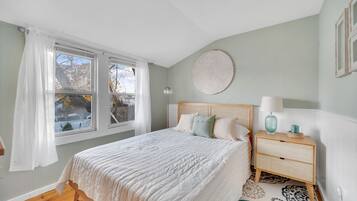 2 bedrooms, WiFi, bed sheets