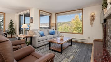 Kondominium, 2 kamar tidur | Area keluarga