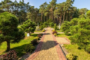 Garden - Modern Apartment Spacerowa by Renters (Dziwnów)