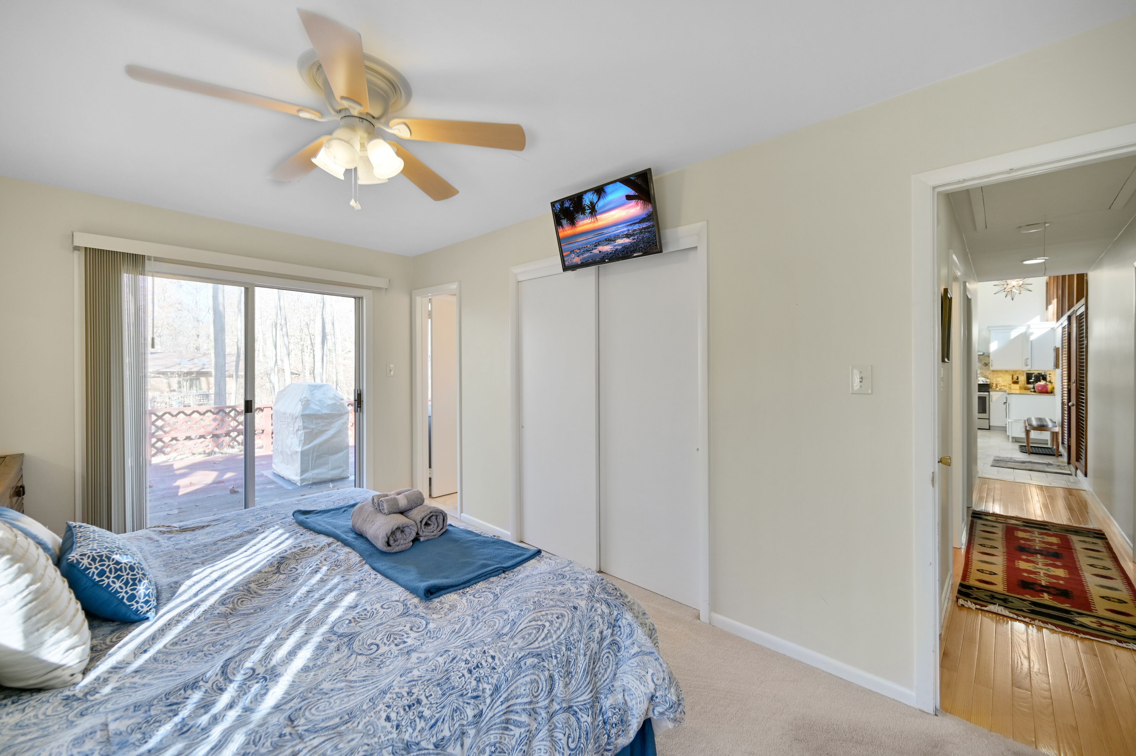 4 bedrooms, iron/ironing board, free WiFi, bed sheets