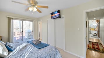 4 bedrooms, iron/ironing board, free WiFi, bed sheets