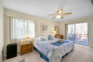 4 bedrooms, iron/ironing board, free WiFi, bed sheets - Lake Naomi close to attractions all yr round-trails, skiing, landmarks, swim fun (Pocono Pines)