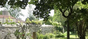 Chateau du 15eme Siècle Avec Piscine, Parc et Dependance - Auvergne