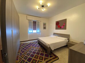 مكواة/لوح كي وواي فاي وملاءات أسرّة