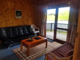 Standard Cabin | Living area
