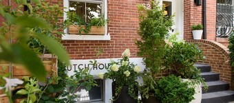 The Bond Townhouse – Cobble Hill Duplex with Private Garden