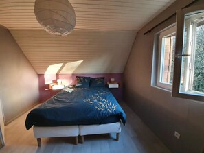 3 bedrooms, free WiFi, bed sheets