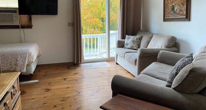 Berkshires farm, 30+ guests, 50 acres