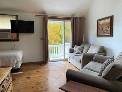 Berkshires farm, 30+ guests, 50 acres