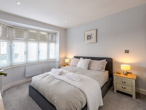 1 habitación, tabla de planchar con plancha, wifi gratis y ropa de cama 