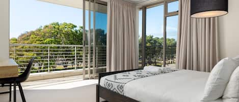 2 bedrooms, in-room safe, iron/ironing board, Internet