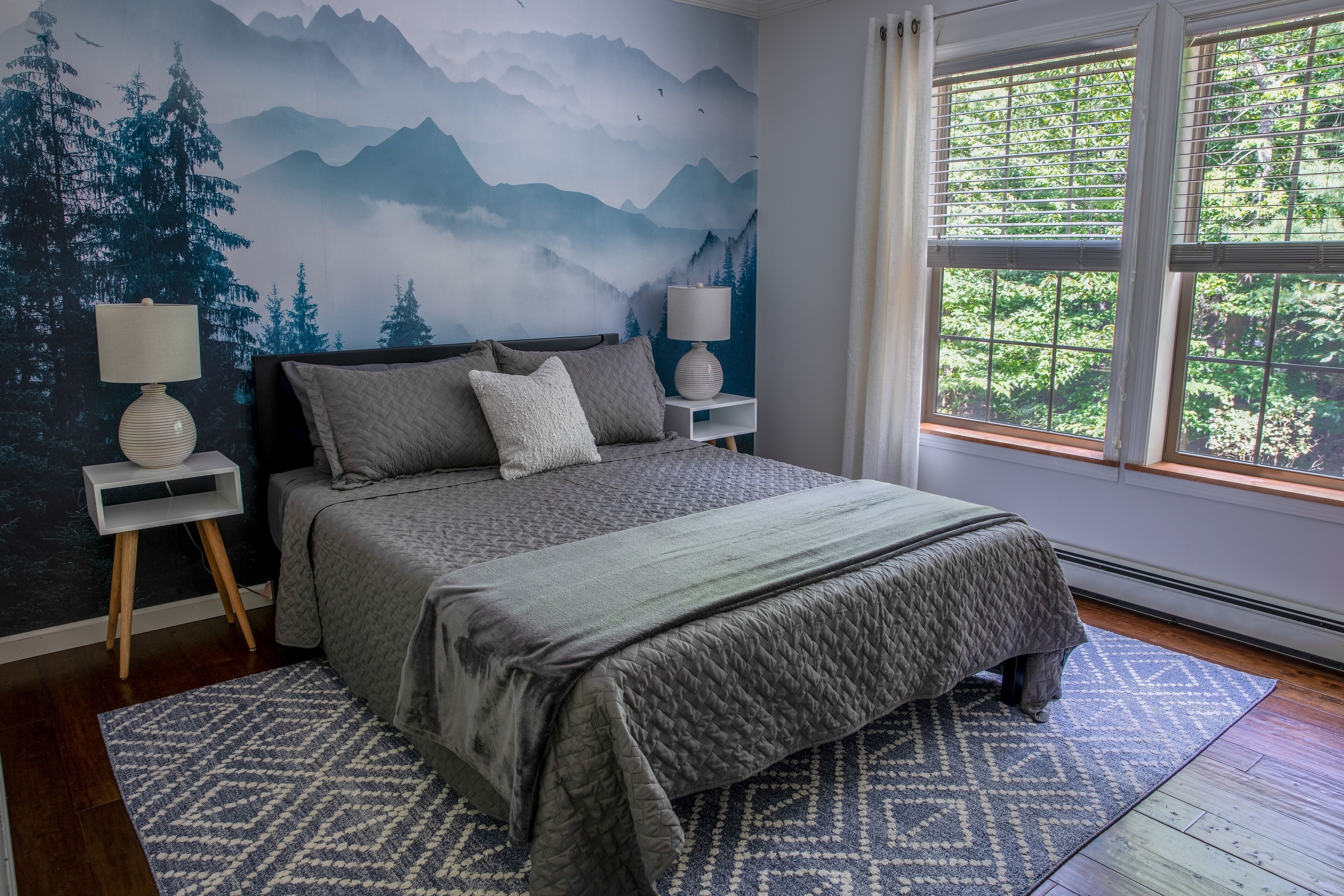 5 bedrooms, desk, iron/ironing board, free WiFi