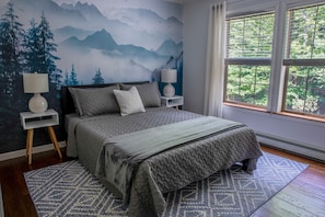 5 bedrooms, desk, iron/ironing board, free WiFi