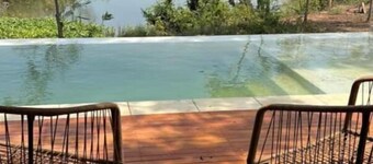 Casa Moderna Junto al rio