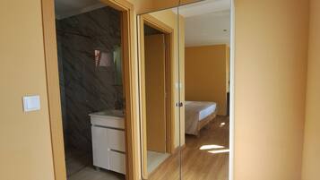 1 bedroom, free WiFi, bed sheets