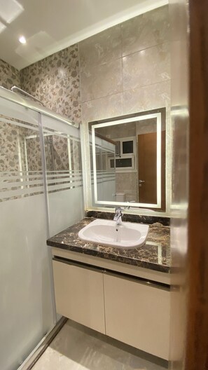 Double Room | Bathroom - White Palace Motel EG (New Cairo)