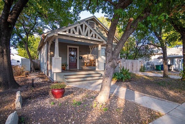 Exterior - Chic Downtown Farmhouse with Garden and BBQ Grill (San Antonio)