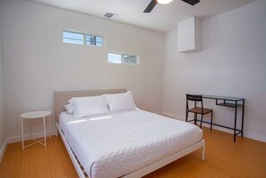 2 slaapkamers, een strijkplank/strijkijzer, wifi, beddengoed