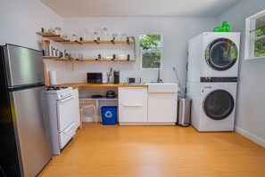 Fridge, microwave, oven, stovetop - Serene 2BR/1BA Residence in Peaceful San Antonio (San Antonio)